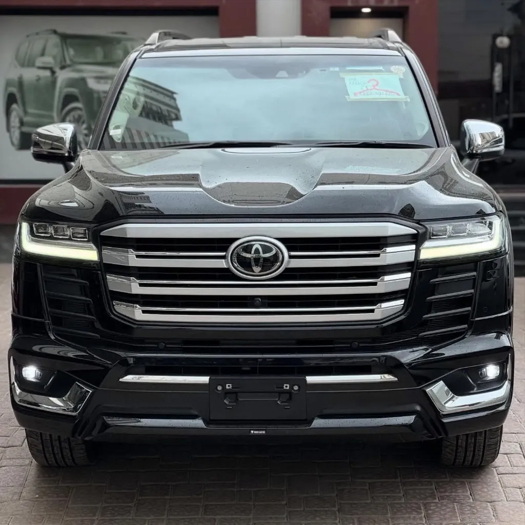 Toyota Land Cruiser 300 ZX – ZX Package |